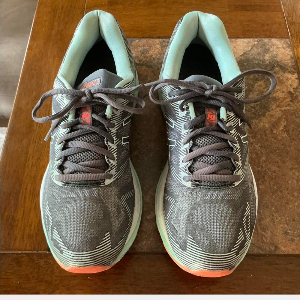 ASICS Women’s Size 9 Men’s Size 7.5 Gray and Mint Athletic Shoes